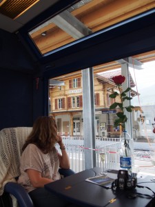 バラとシャンパン