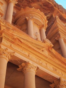 エル・ハズネの繊細な彫刻