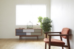 椅子とチェスト