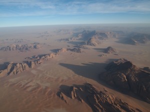 砂漠を空から