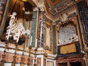 右側の人々が「まっ、破廉恥ねっ」と言っているようにしか見えない。