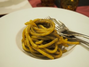 アンチョビのパスタ。こっちはしょっぱいのでバランス◎。