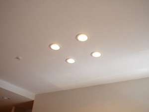 ベッド上のダウンライト