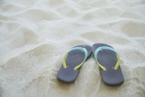 砂浜とビーサン