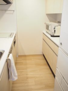 タオルバーとキッチン