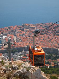 スルジ山のロープウェイ