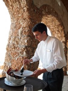 ポセイドンポッド給仕中