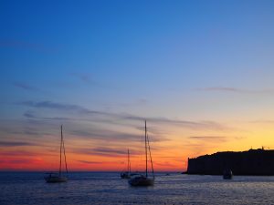 ドゥブロヴニク旧市街　夕方のシルエット