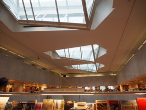 アカデミア書店