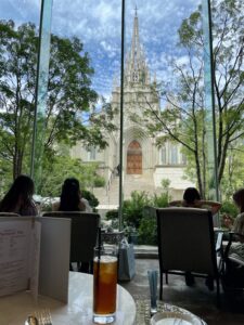 ストリングスホテル